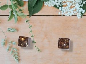 Puces d’oreilles pépites carrées