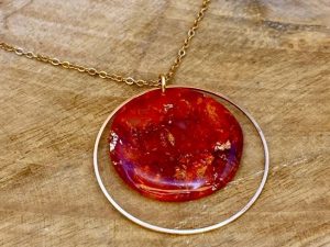 Collier cercle : 3,8cm et chaine de 45cm. Les caprices d'andromède