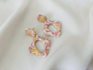 Boucles d'oreilles pendantes ajourées FREYJA