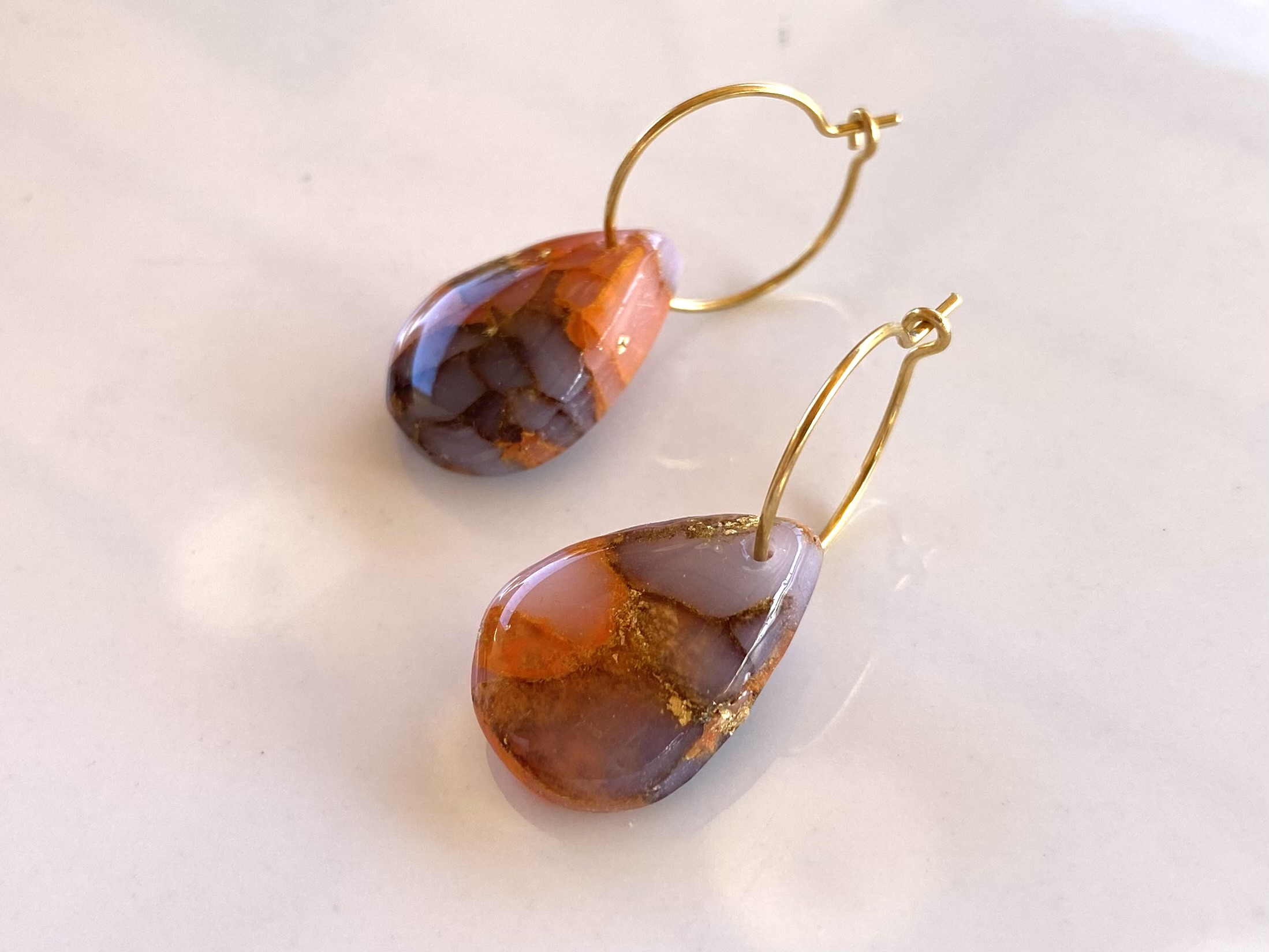 Boucles d'oreilles ETNA - modèle goutte - fermoir créole. – Image 2